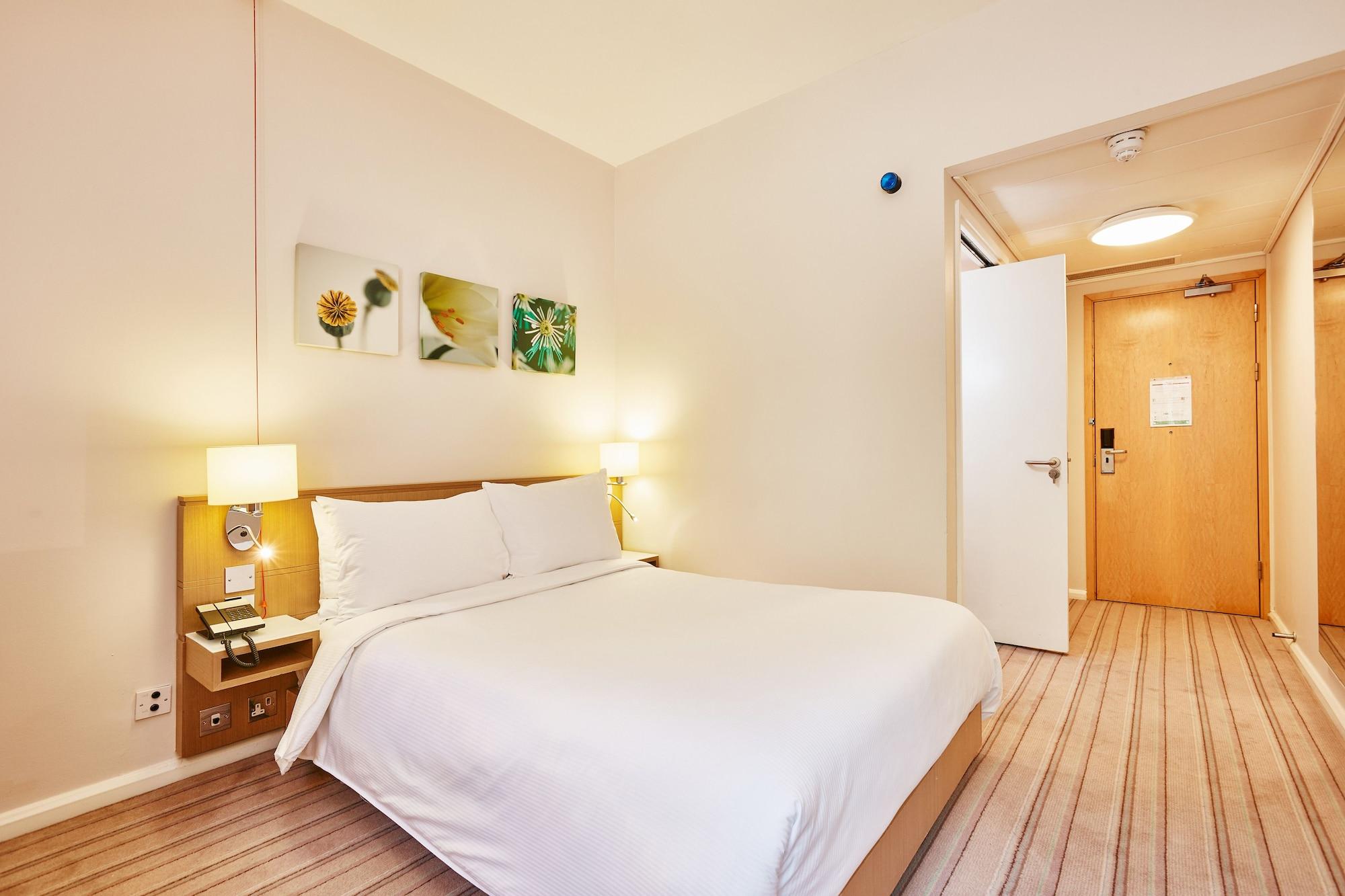 Hilton Garden Inn Bristol City Centre Exterior photo