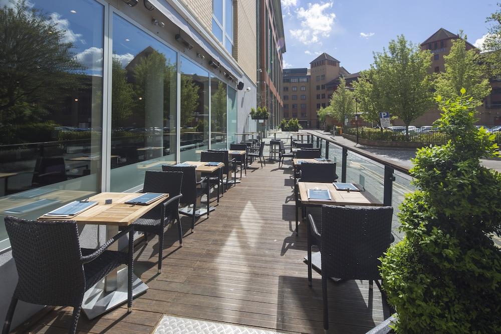Hilton Garden Inn Bristol City Centre Exterior photo
