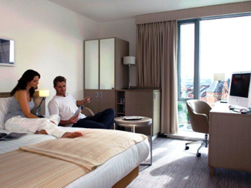 Hilton Garden Inn Bristol City Centre Room photo